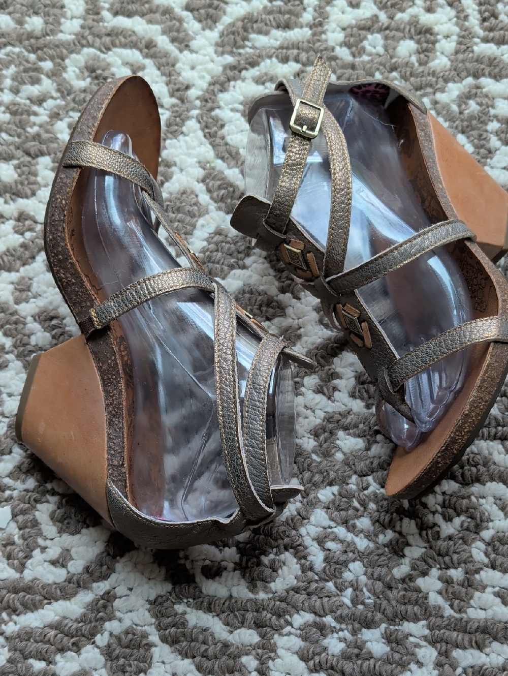OTBT Women's Lubbock Leather Wedge Sandal - Picture 5 of 9